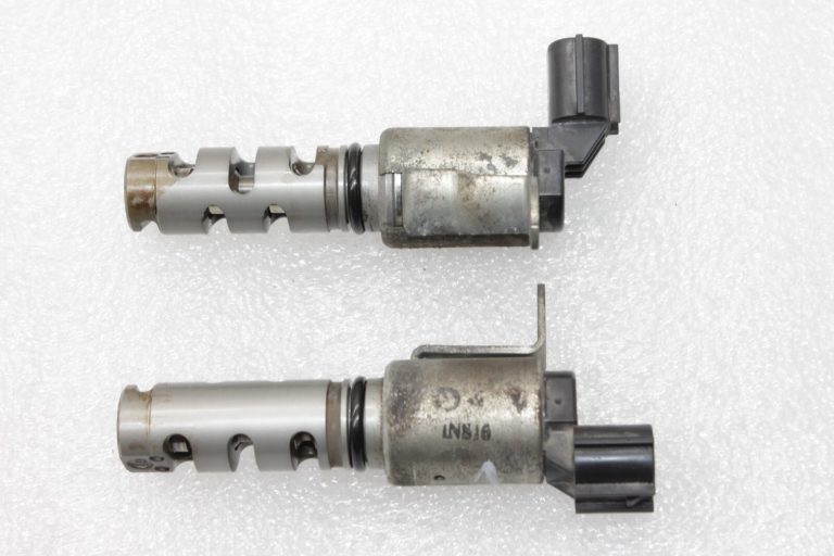 Oriģināls Toyota 1.8 2ZR-FAE sadales vārsta vadības vārsts ieplūdes+izplūdes 153300T050
