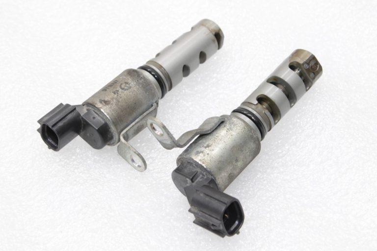 Oriģināls Toyota 1.8 2ZR-FAE sadales vārsta vadības vārsts ieplūdes+izplūdes 153300T050
