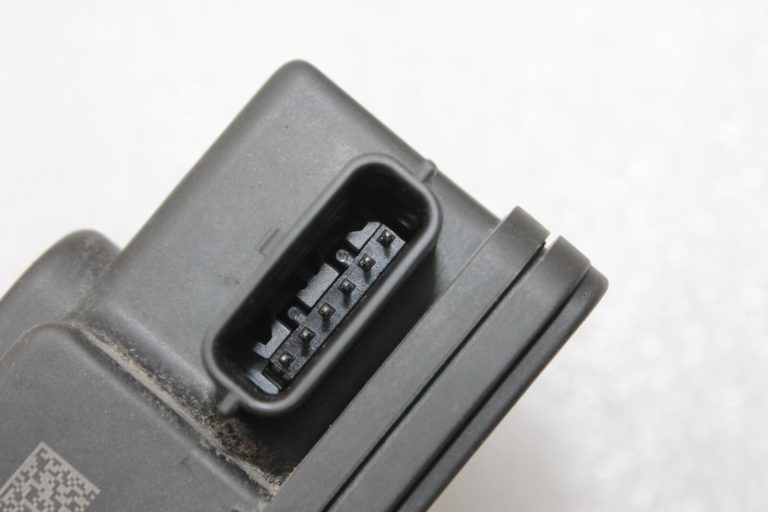 Oriģinālā Toyota Avensis T27 signalizācijas sistēmas sirēna PZ464-T0131-61, PZ464T013161