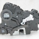 Oriģinālā Toyota Avensis T27 priekšējo kreiso durvju slēdzene 6904002211, 69040-02211