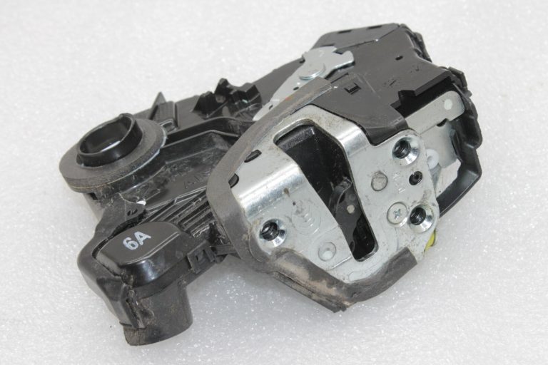 Oriģinālā Toyota Avensis T27 priekšējo kreiso durvju slēdzene 6904002211, 69040-02211