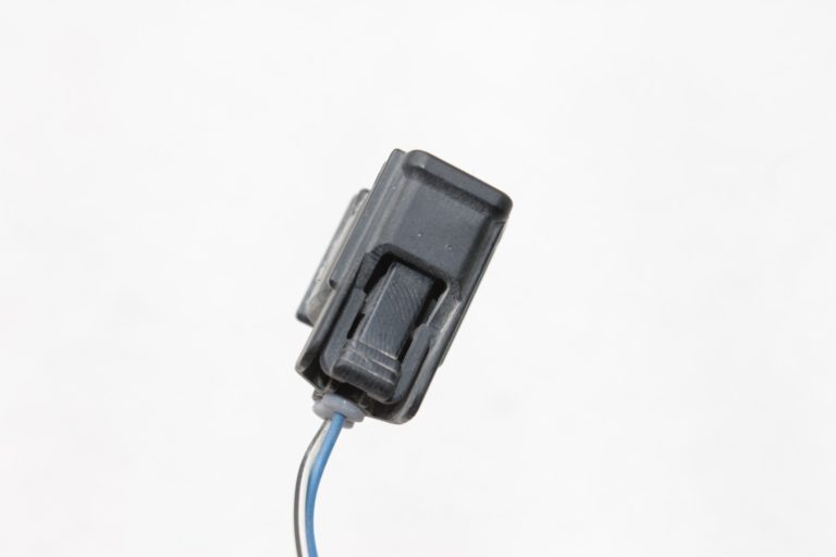 Oriģināla Toyota Avensis T27 trešā bremžu signālluktura instalācija 81935-20070 8193520070