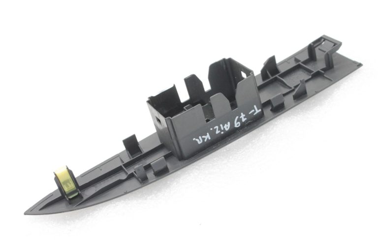 Toyota Avensis T27 Logu regulatora slēdža vāks aizmugurējais kreisais 7427205110