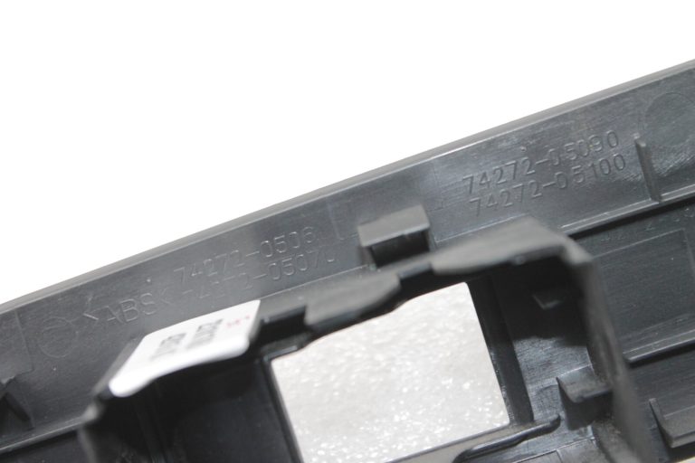 Toyota Avensis T27 Logu regulatora slēdža vāks aizmugurējais kreisais 7427205110