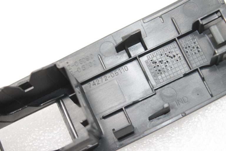 Toyota Avensis T27 Logu regulatora slēdža vāks aizmugurējais kreisais 7427205110