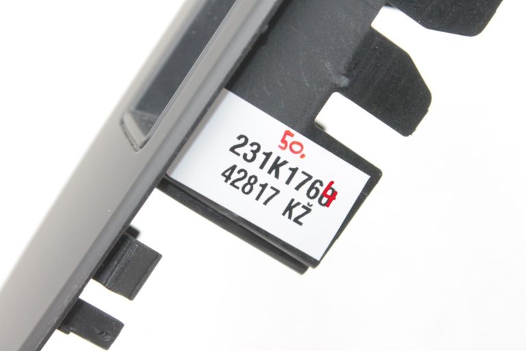 Toyota Avensis T27 Logu regulatora slēdža vāks aizmugurējā labajā pusē 7427105110