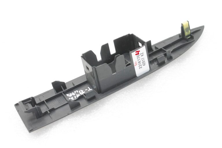 Toyota Avensis T27 Logu regulatora slēdža vāks aizmugurējā labajā pusē 7427105110