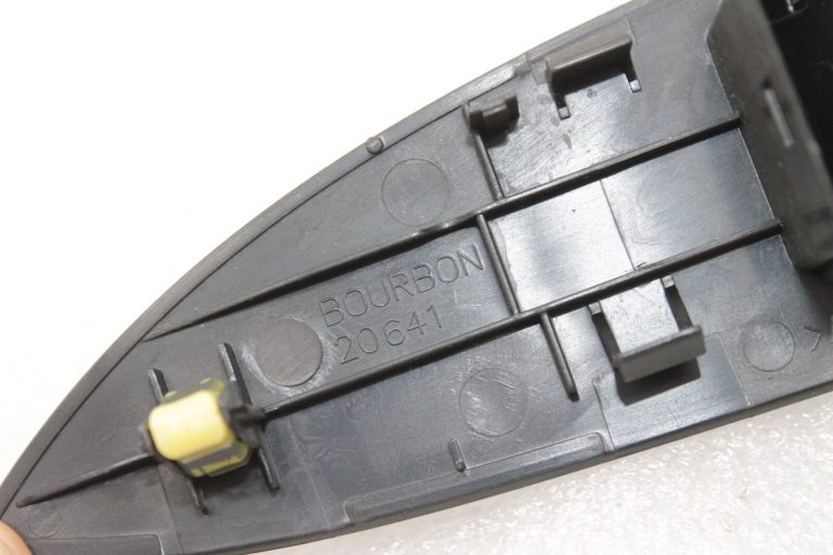 Toyota Avensis T27 Logu regulatora slēdža vāks aizmugurējā labajā pusē 7427105110