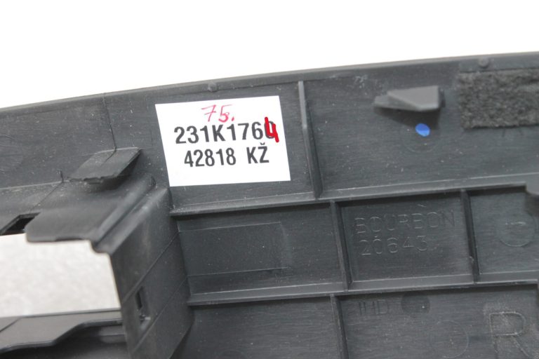 Toyota Avensis T27 Logu regulatora slēdža vāks priekšējais labais 7423105340