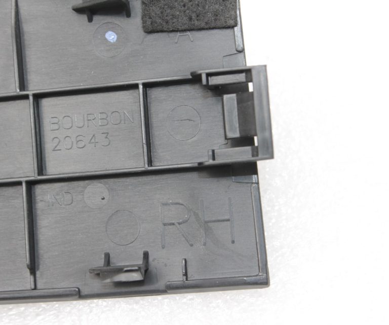 Toyota Avensis T27 Logu regulatora slēdža vāks priekšējais labais 7423105340