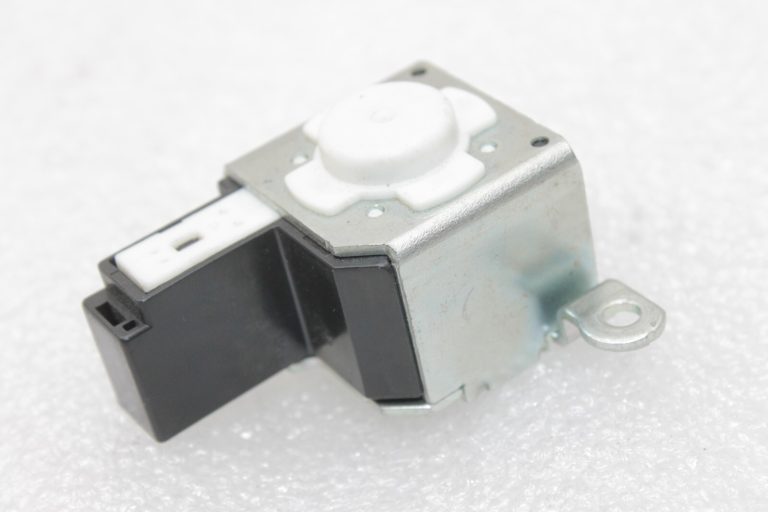 Oriģināls Toyota Avensis T27 bloķēšanas solenoīds aizdedzes bloķēšanas solenoīds 8543271010