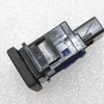 Oriģināls Toyota Avensis T27 degvielas uzpildes vāka atvēršanas slēdzis 8484105030, 84841-05030