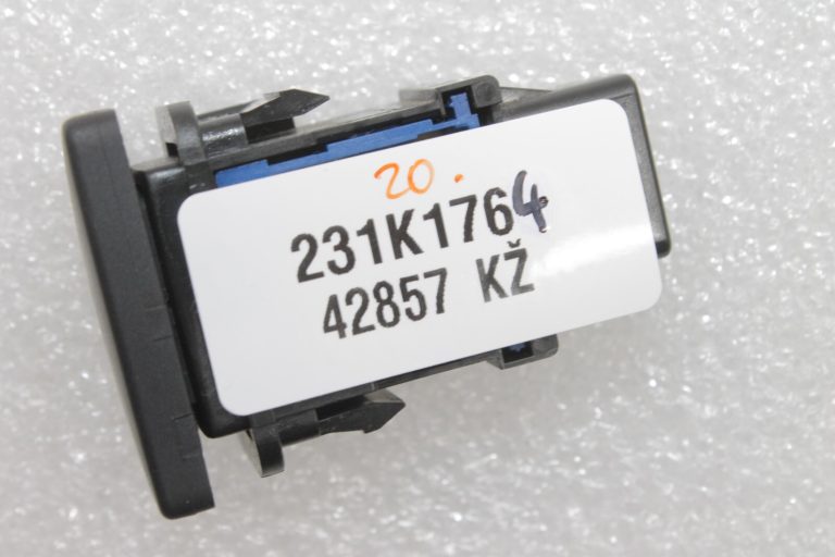 Oriģināls Toyota Avensis T27 degvielas uzpildes vāka atvēršanas slēdzis 8484105030, 84841-05030