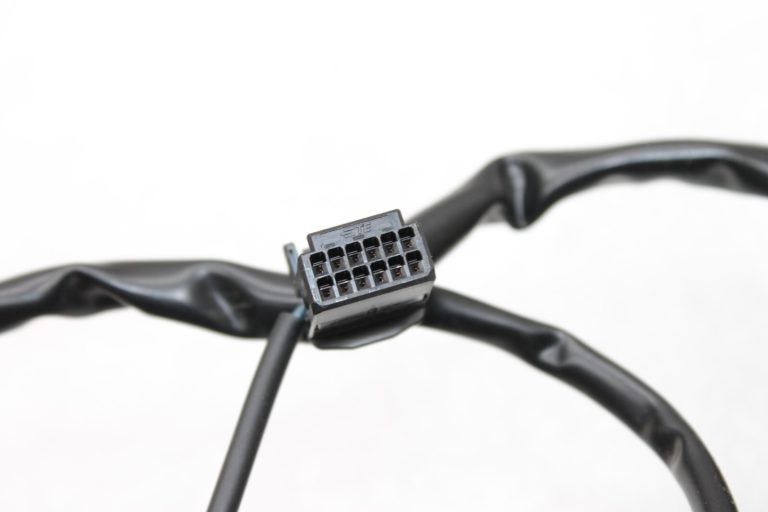 Oriģināls Toyota Avensis T27 stūres slēdžu komplekts 8425005230, 84250-05230