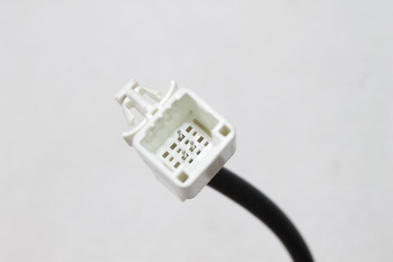 Oriģināls Toyota Avensis T27 stūres slēdžu komplekts 8425005230, 84250-05230
