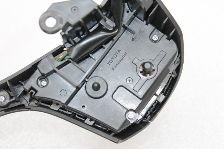 Oriģināls Toyota Avensis T27 stūres slēdžu komplekts 8425005230, 84250-05230