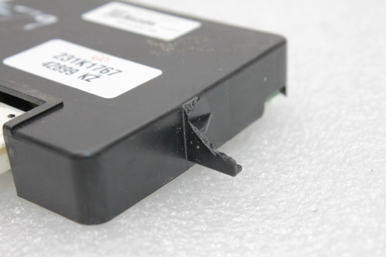 Oriģināls Toyota Avensis T27 priekšējo lukturu vadības bloks kreisais labais 10079-18444