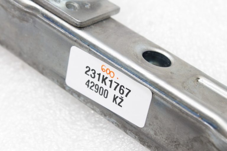 Oriģināls Toyota Avensis T27 Corolla E150 1.8 degvielas iesmidzināšanas stienis 2381437051