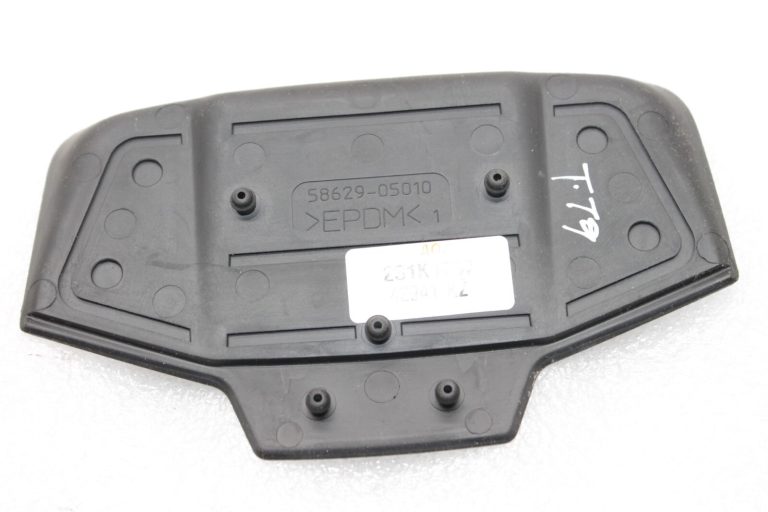 Oriģināls Toyota Avensis T27 centrālās konsoles gumijas paklājiņš 5862905010