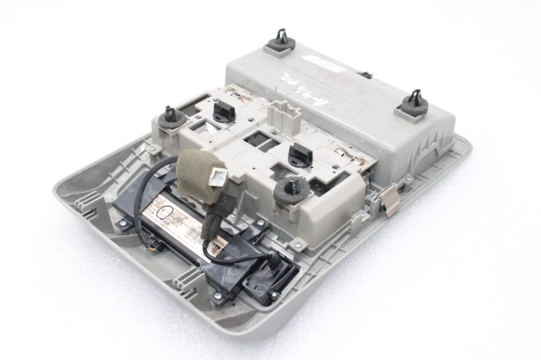 Oriģinālais Opel Antara salona apgaismojums Interjera apgaismojums 96673771, 96830908, 4806882