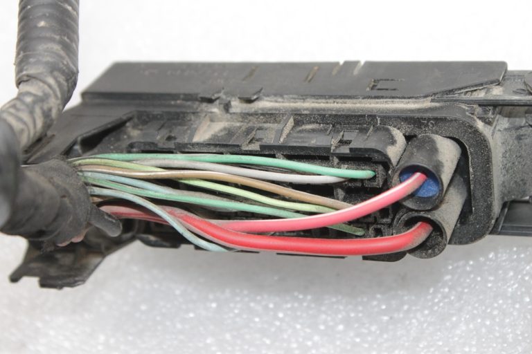 Opel Antara ABS sūkņa spraudnis 20985263, 20985265, 20946171, 4802996, 4802995
