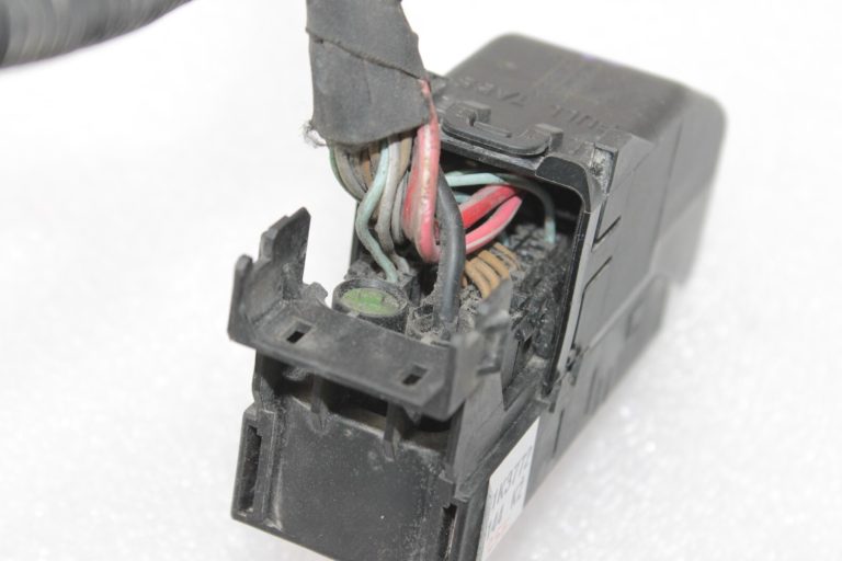 Opel Antara ABS sūkņa spraudnis 20985263, 20985265, 20946171, 4802996, 4802995