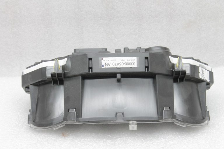 Oriģināls Toyota Avensis T27 1.8i spidometra mērinstrumentu komplekts 8380005V70, 83800-05V70