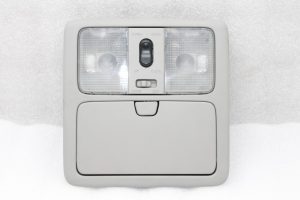 Oriģināls Nissan X-Trail T31 salona apgaismojums ar jumta logu 26430JG00C