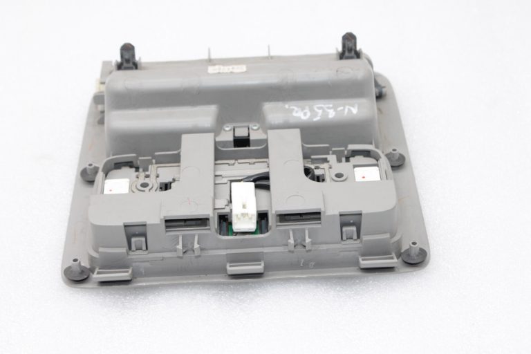 Oriģināls Nissan X-Trail T31 salona apgaismojums ar jumta logu 26430JG00C