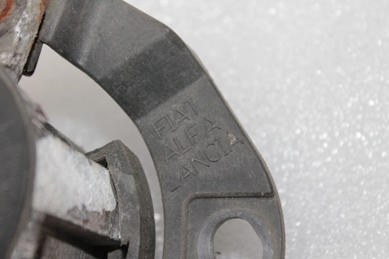 Oriģinālais Alfa Romeo Giulietta 940 Priekšējais kreisais labais miglas lukturis 50522917