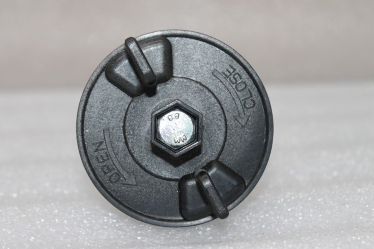 Oriģināls Alfa Romeo Giulietta 940 instrumentu komplekts rezerves riteņa turētājs 51814167