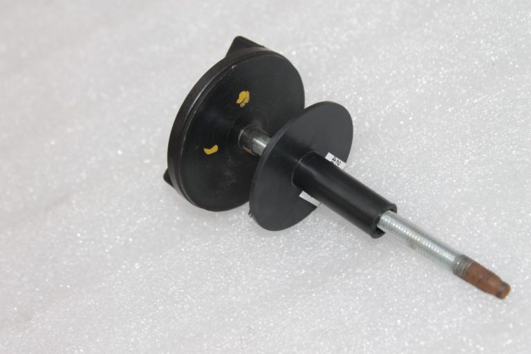 Oriģināls Alfa Romeo Giulietta 940 instrumentu komplekts rezerves riteņa turētājs 51814167