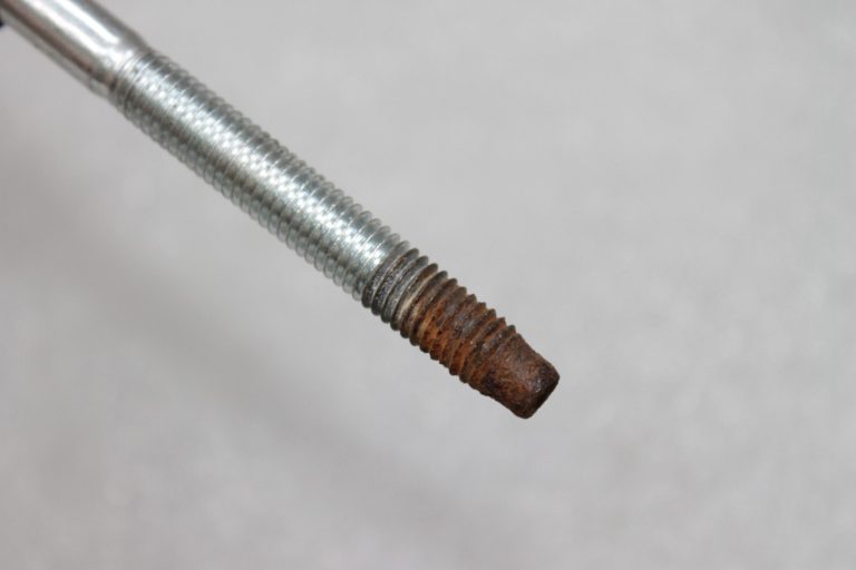 Oriģināls Alfa Romeo Giulietta 940 instrumentu komplekts rezerves riteņa turētājs 51814167