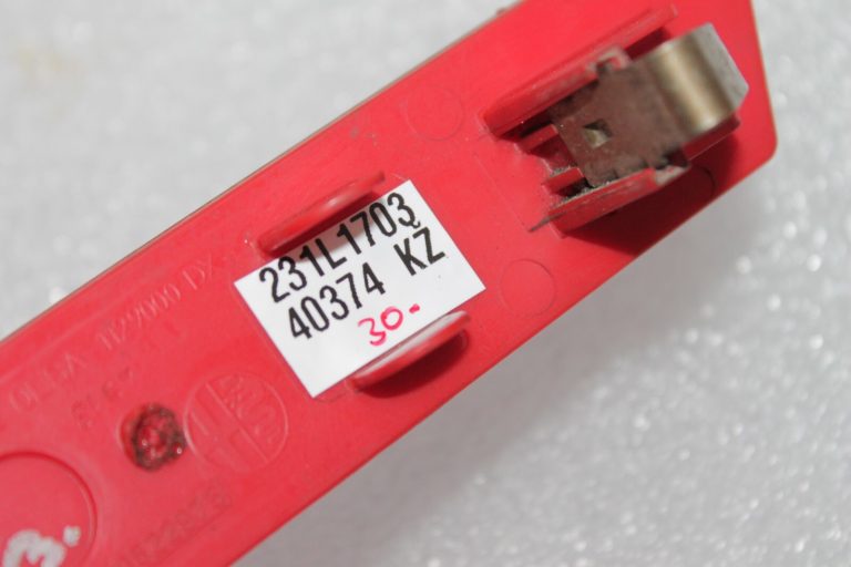Oriģinālais Alfa Romeo Giulietta 940 Aizmugurējais labais atstarotājs Atstarotājs 50522975