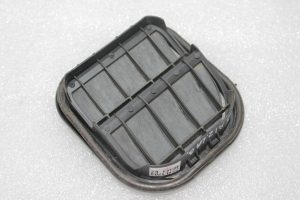 Oriģināla Alfa Romeo Giulietta 940 aizmugurējā virsbūves ventilācijas restīte 51826662