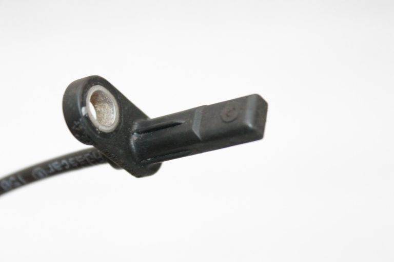 Oriģināls AlfaRomeo Giulietta 940 Riteņa ātruma sensors aizmugurējais kreisais labais 51850919