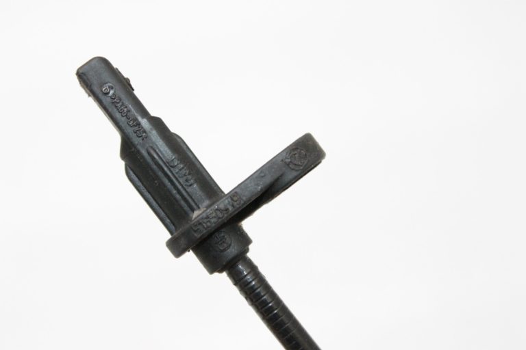 Oriģināls AlfaRomeo Giulietta 940 Riteņa ātruma sensors aizmugurējais kreisais labais 51850919
