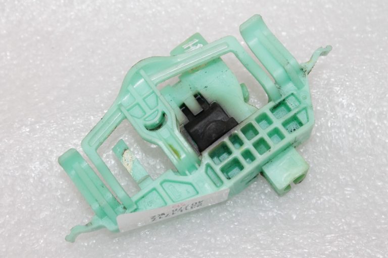 OEM Alfa Romeo Giulietta 940 aizmugurējā loga regulatora slīdnis pa labi 71754421