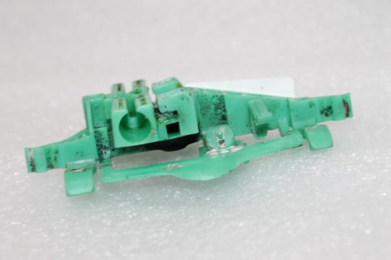 OEM Alfa Romeo Giulietta 940 aizmugurējā kreisā loga regulatora slīdnis 71754422