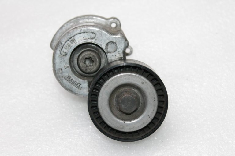 OEM Alfa Romeo Giulietta 940 2.0 JTDM spriegotāja siksna ar V veida rievām 55282321