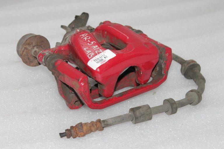 Oriģinālais Alfa Romeo Giulietta 940 2.0 JTDM Aizmugurējais bremžu suports, labais 51877193
