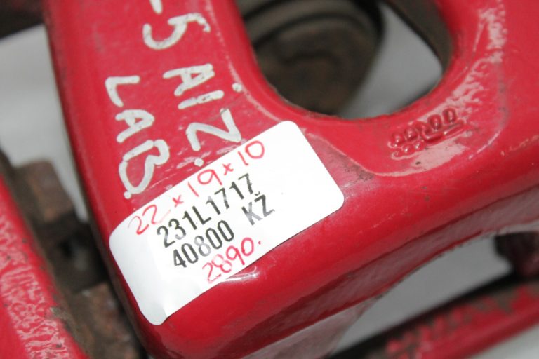 Oriģinālais Alfa Romeo Giulietta 940 2.0 JTDM Aizmugurējais bremžu suports, labais 51877193