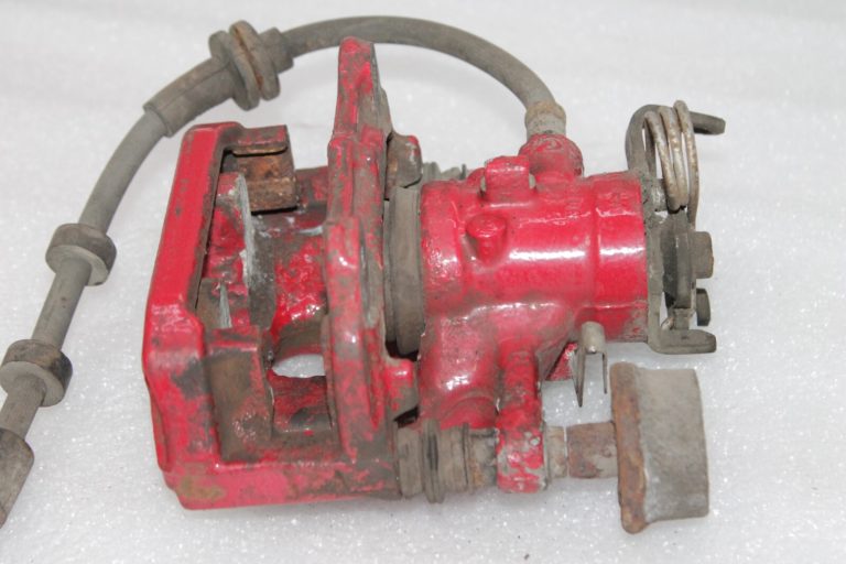 Oriģinālais Alfa Romeo Giulietta 940 2.0 JTDM Aizmugurējais bremžu suports, labais 51877193