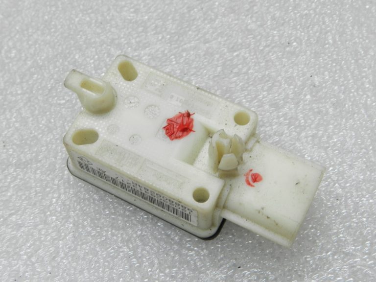 Renault Grand Scenic III aizmugurējo sēdekļu otrās rindas drošības sensors 988809284R