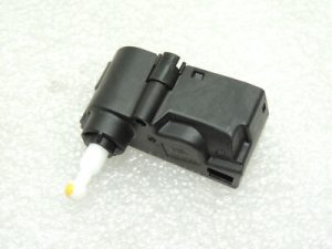 Chevrolet Captiva priekšējo lukturu servomotora priekšējais kreisais 95413290