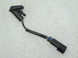 Ford Focus III priekšējā stikla mazgātāja sprausla 1945749 F1EB-17666-BB