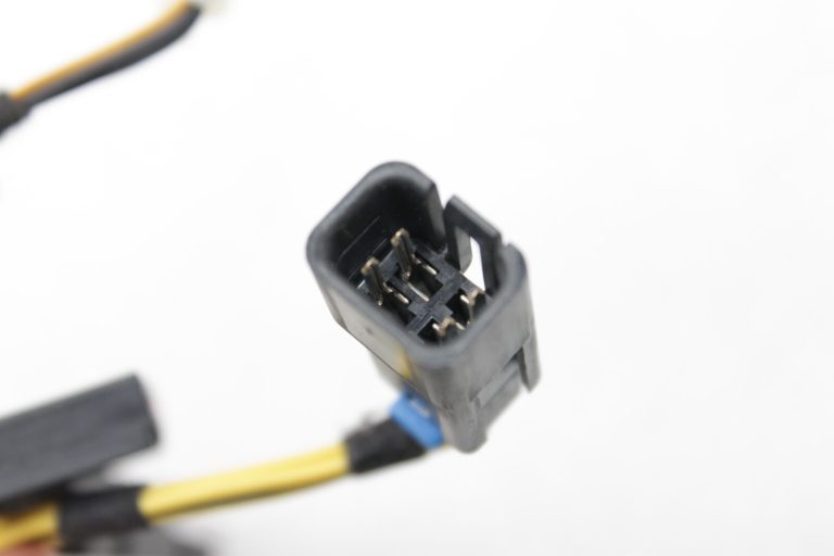 Oriģinālā Opel Meriva B stūres riteņa apsildītāja vadu instalācija, stereo bloks 13318432, 1237185