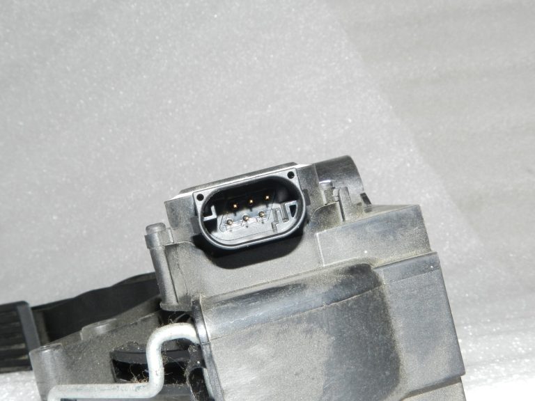 OEM Mercedes Benz W245 W169 akseleratora pedāļa potenciometrs A1693000304