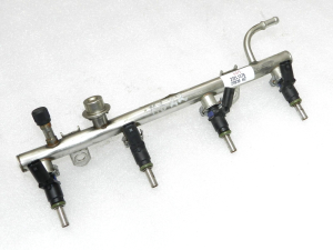OEM Mercedes Benz W245 W169 1.7i Degvielas sadalītājs ar inžektoriem A2660700895