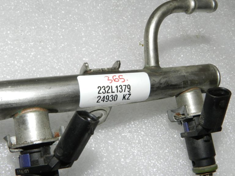 OEM Mercedes Benz W245 W169 1.7i Degvielas sadalītājs ar inžektoriem A2660700895